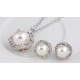 Jewelry set necklace and earrings with pearls