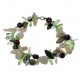 Conjunto de perlas, conchas y cristales de colores violetas, verdes y blancos