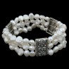 Pulsera de cuentas triple de perlas naturales de agua dulce con motivos de plata Tibetana