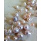 Collar elegante con perlas naturales en tonos suaves