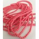 Collar largo con bolas de coral rosa pulido y perlas