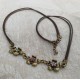 Collar con 3 flores