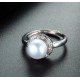 Anillo de plata 925 con perla natural de agua dulce y crystales zircón