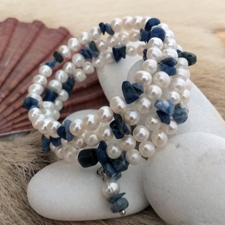Pulsera de moda en espiral con piedras sodalita y perlas
