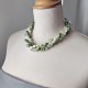 Collar trenzado de perlas blancas y verdes y Cuarzo verde